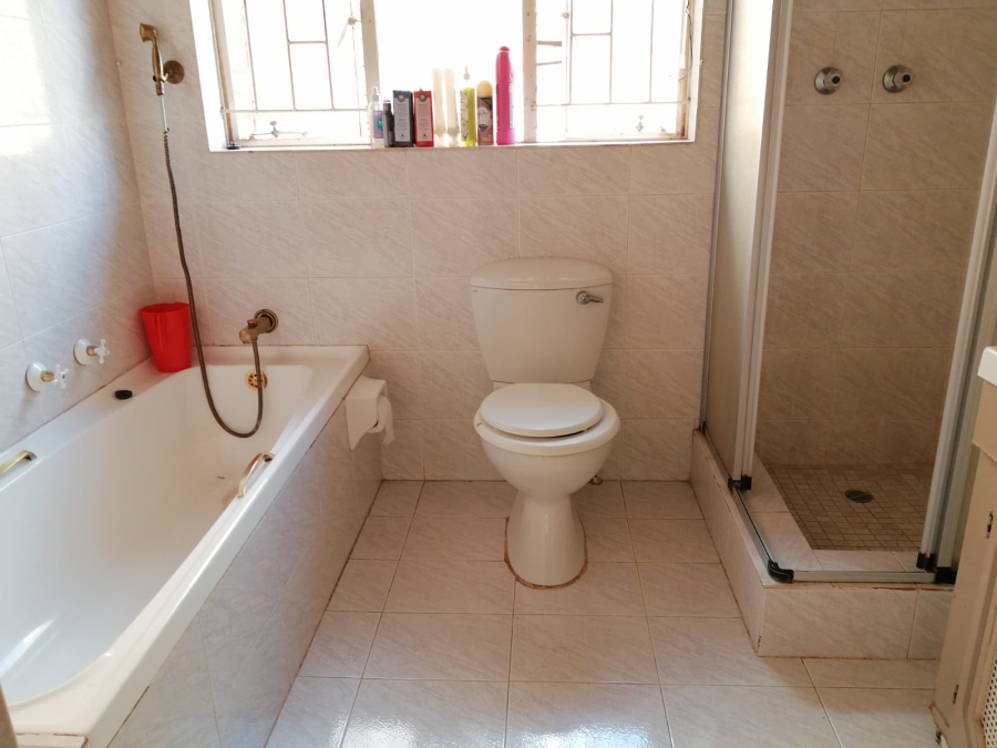 3 Bedroom Property for Sale in Safari Gardens North West